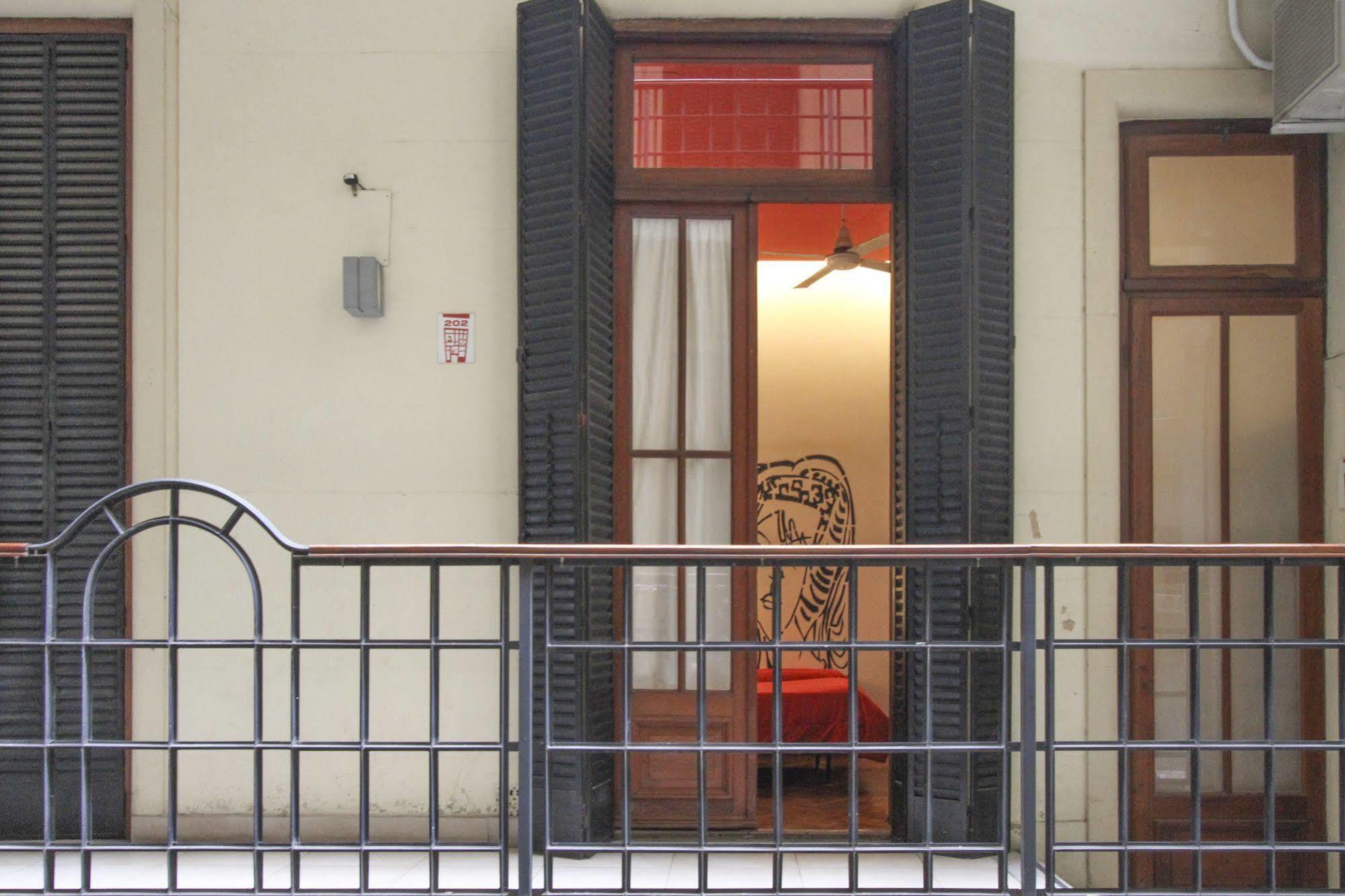 Milhouse Hostel Hipo Буэнос-Айрес Экстерьер фото